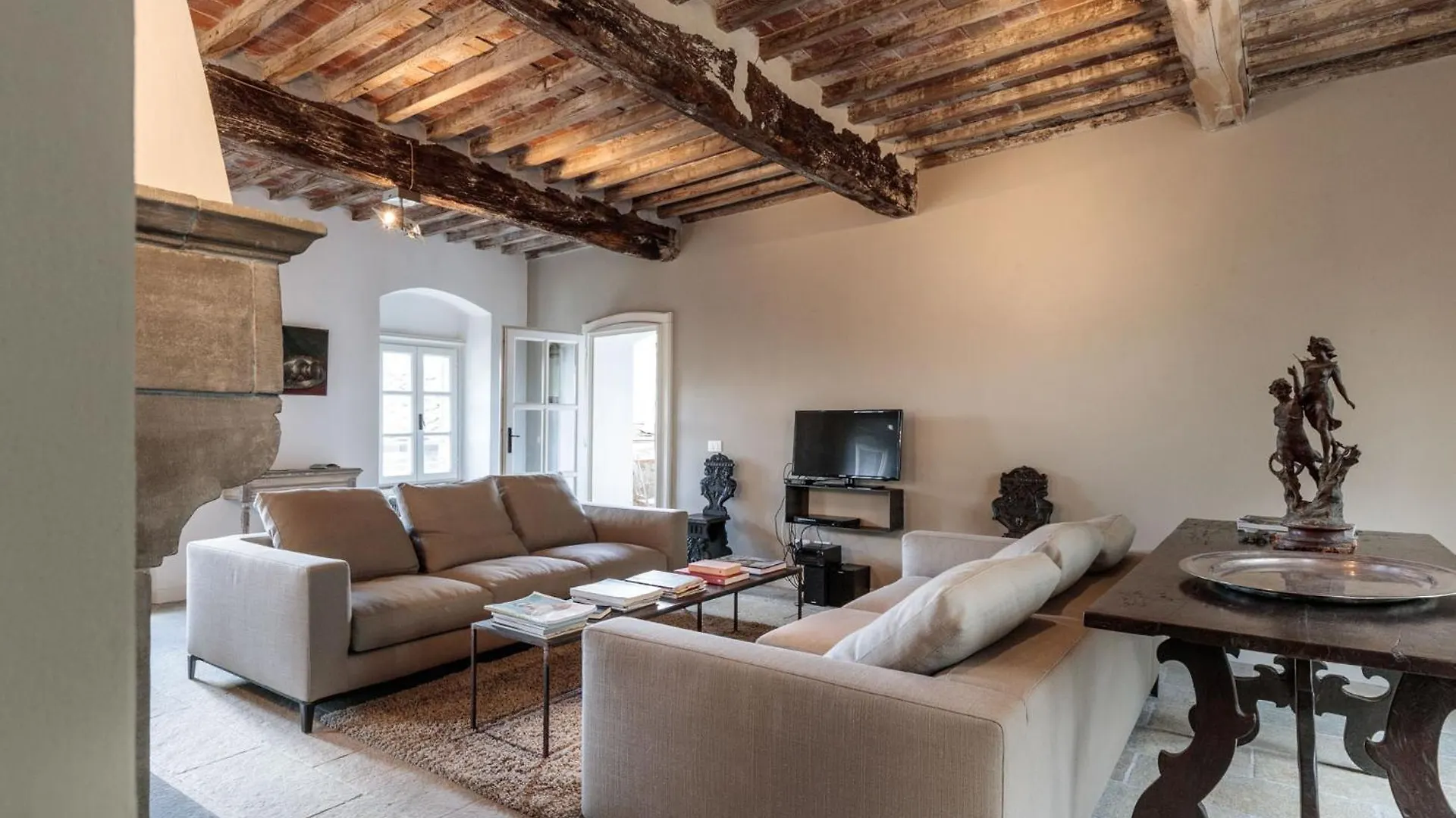 Palazzo Giusti, Understated Luxury With A Welcoming Ambience On The Hills Of Lucca Villa Pescaglia