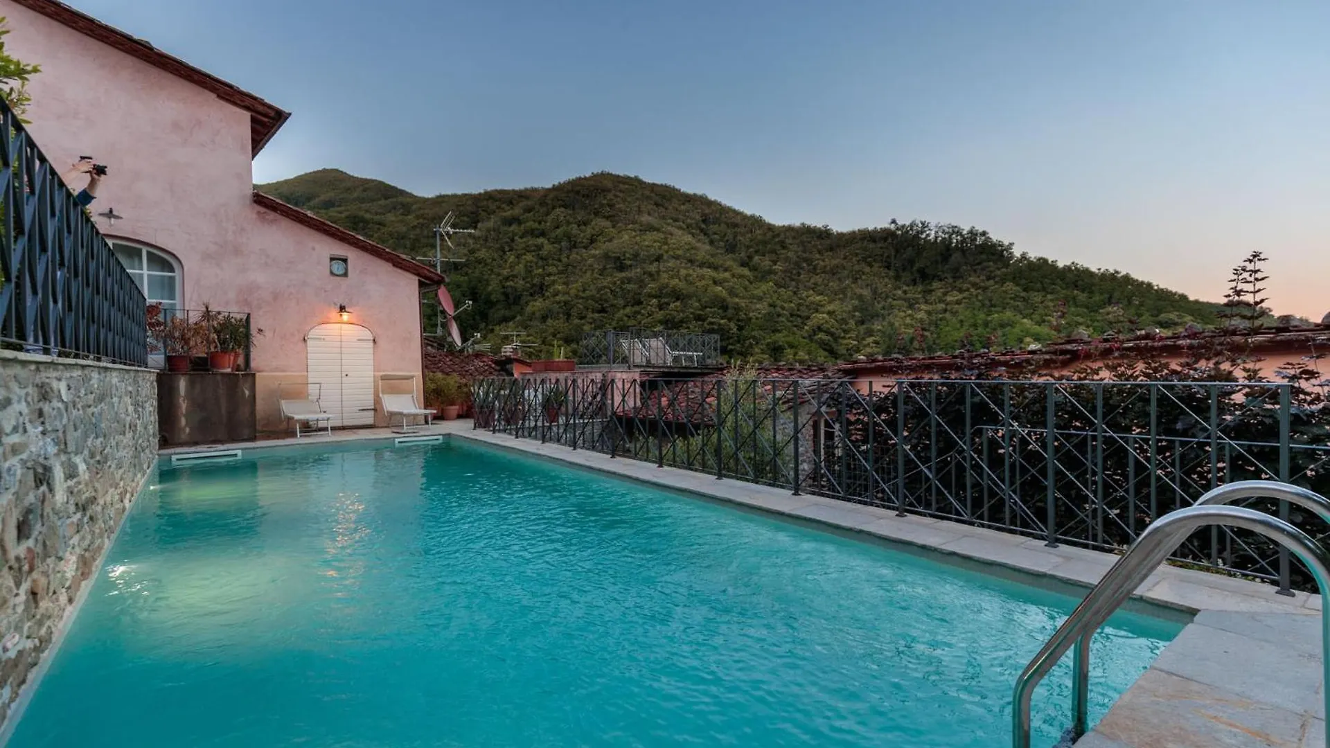 Palazzo Giusti, Understated Luxury With A Welcoming Ambience On The Hills Of Lucca Villa Pescaglia