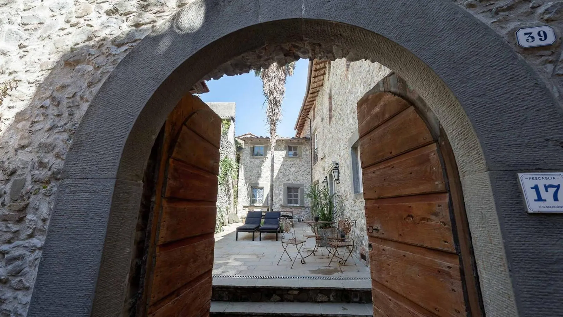 Palazzo Giusti, Understated Luxury With A Welcoming Ambience On The Hills Of Lucca contacts